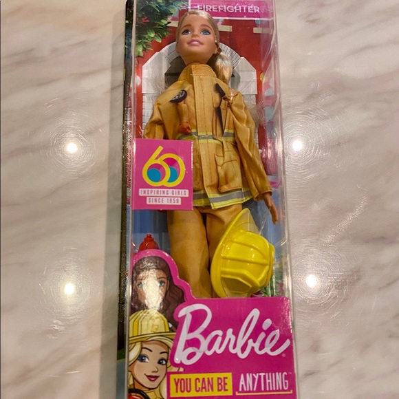 BARBIE FIREFIGHTER - Picture 3 of 3
